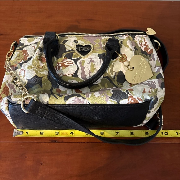 Betsey Johnson Pinch Satchel Xbody Olive Floral Gold Heart Charm - Picture 5 of 7